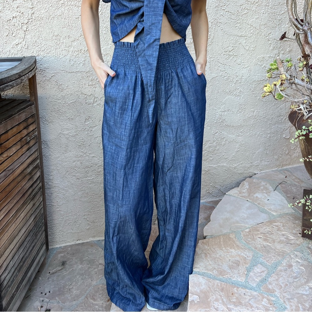 Two piece set. - Picture 3 of 14